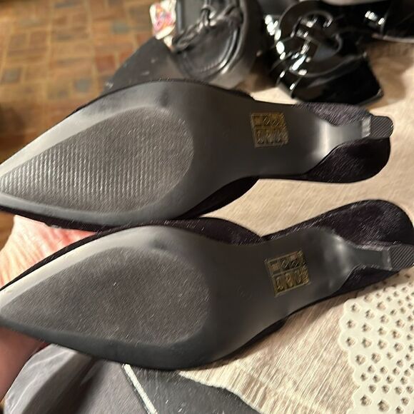 Journee Collection Black Rishie Velvet Heels Size 8.5 - Picture 5 of 7